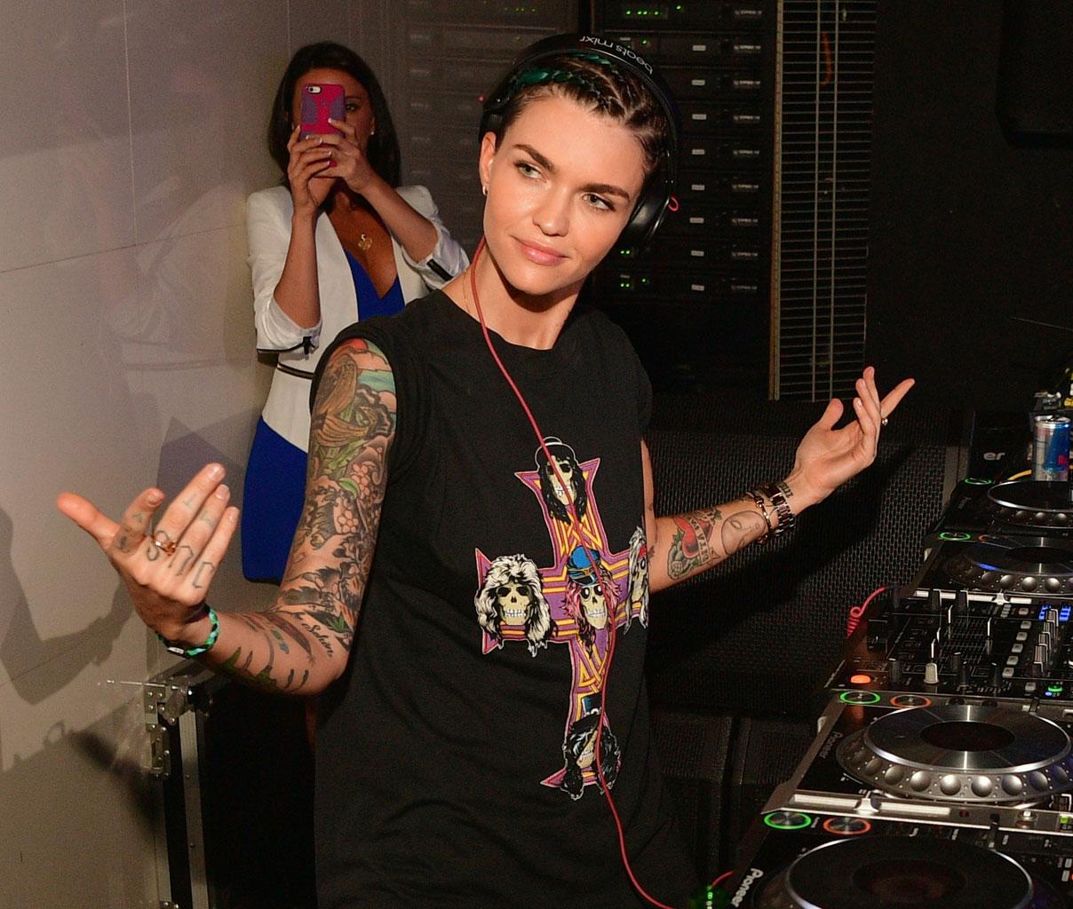 Ruby Rose Butts Into Khloe Kardashian S Nasty Twitter Feud With Chloe Grace Moretz