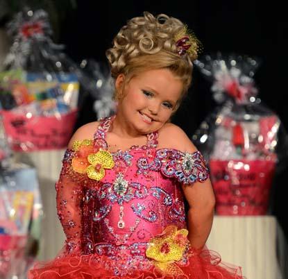 Honey Boo Boo Child Competes In The Sparkle & Shine Pageant