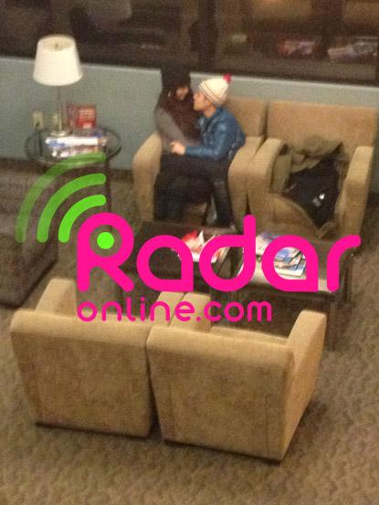 //selena gomez justin bieber salt lake city airport