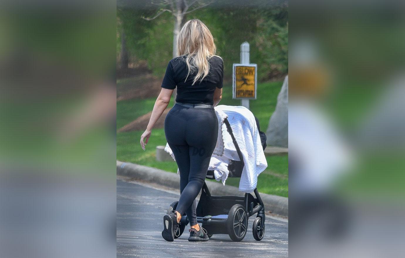 //khloe kardashian daughter true first photos