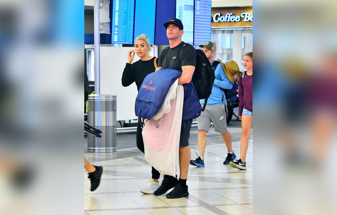 Tarek El Moussa And His New Girlfriend Cozy Up In LAX Airport