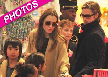 //angelina jolie brad pitt photos kids fao schwarz