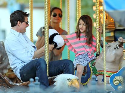 //tom cruise katie holmes suri carousel