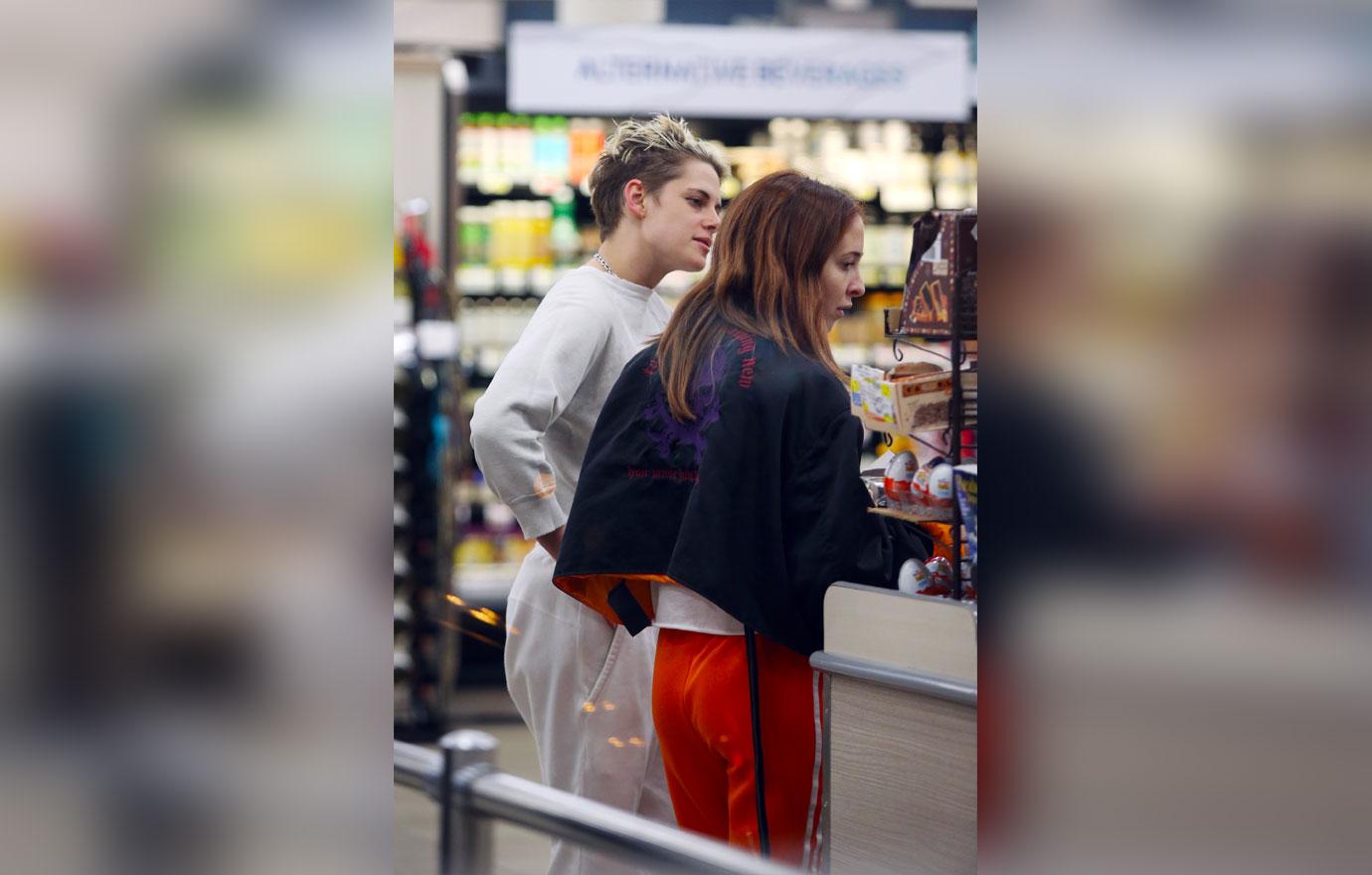 Kristen Stewart girlfriend sara dinkin attached at hip