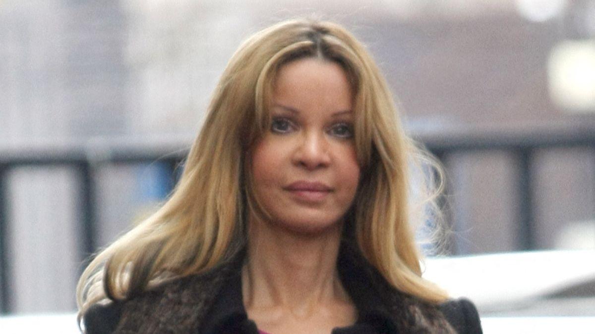 picture of Alicia Douvall 