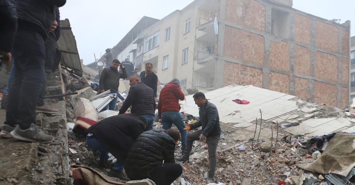 Video Shows Turkish Apartment Building Collapse During Deadly 7.8 Earthquake