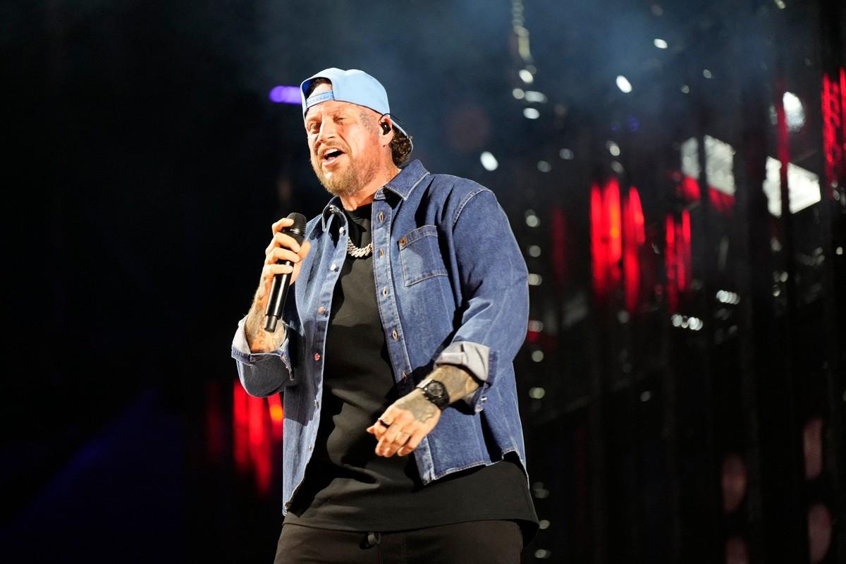Jelly Roll is reportedly considering stand-up dates after guest-hosting 'Jimmy Kimmel Live!'