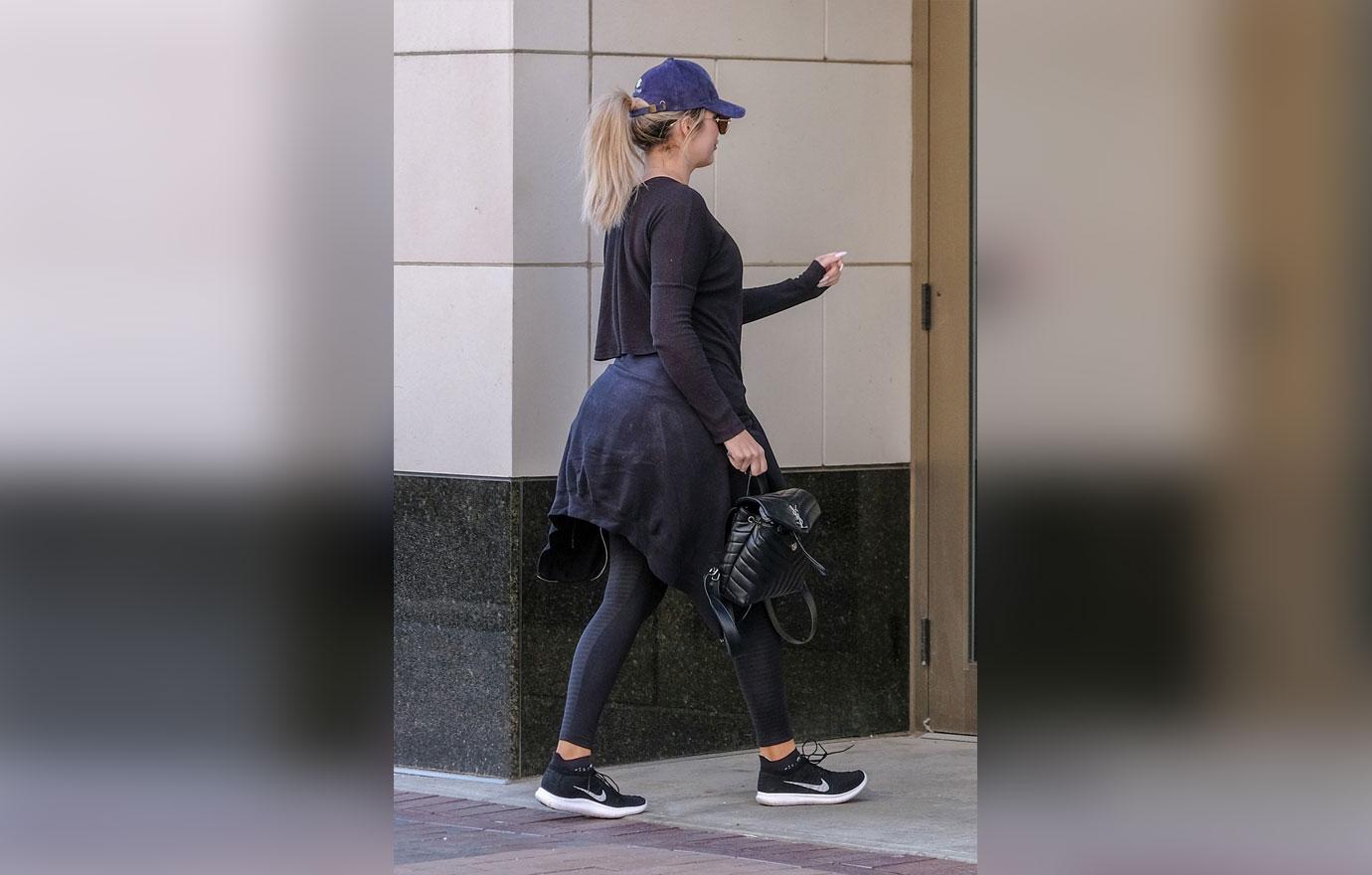 //Khloe Kardashian Butt Post Baby Body Gym