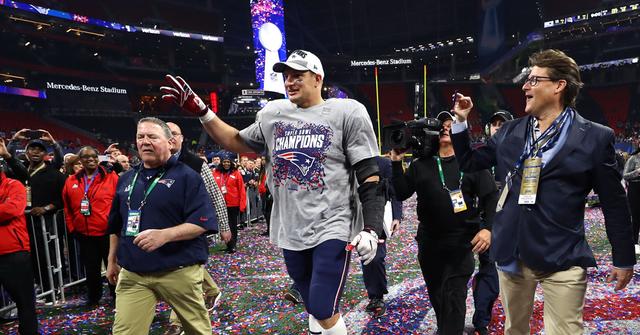 Patriots Star Rob Gronkowski Announces Retirement
