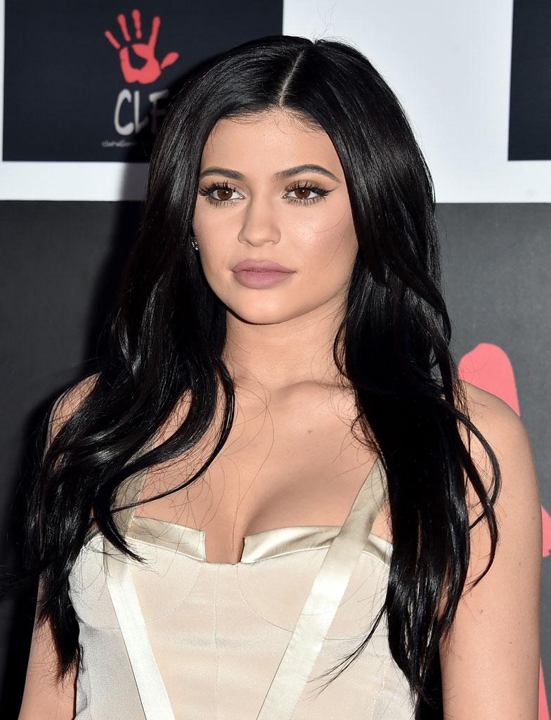 //Kylie Jenner Plastic Surgery Makeover