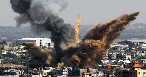 cnn criticizes fabricated viral video claiming clarissa ward staged taking cover