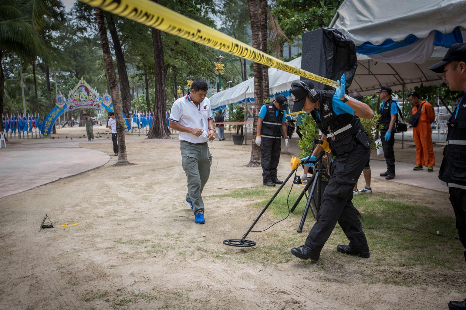 //thailand bombing hua hin resort hit two explosions graphic photos