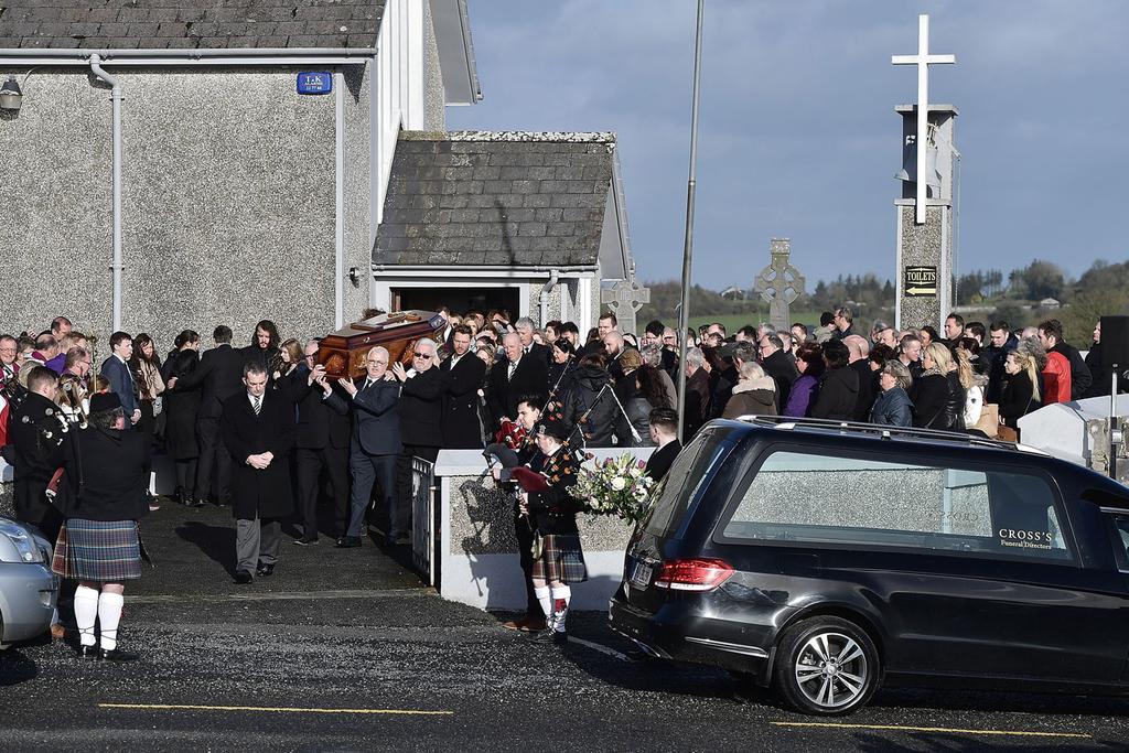 Dolores O'Riordan Funeral See The Heartbreaking Photos(02)