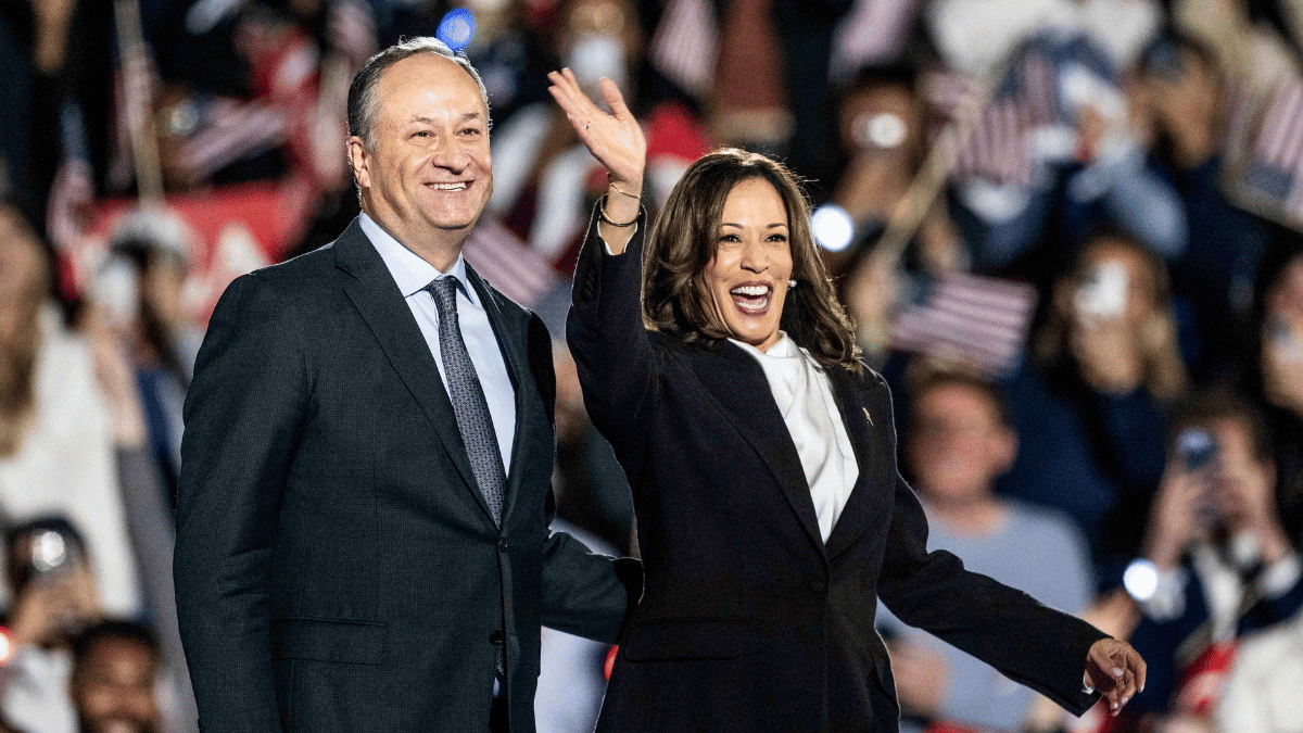 Photo of Kamala Harris and Doug Emhoff