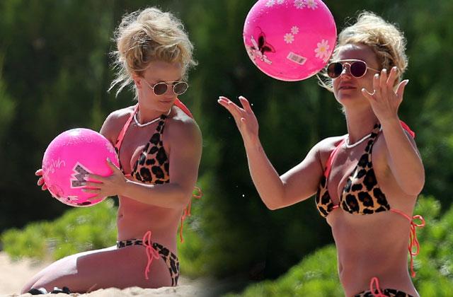 //britney spears leopard bikini body abs pp