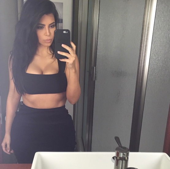 //kim kardashian narcissistic selfies