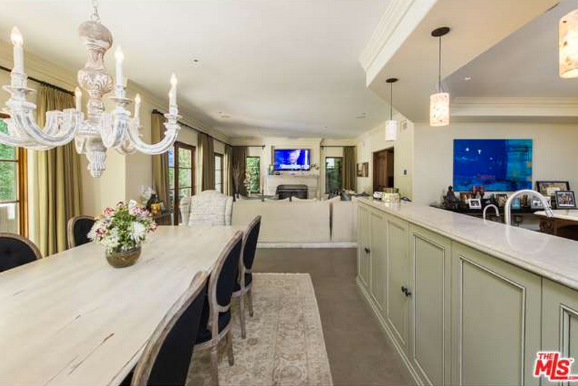 21 Photos Inside Ashley Tisdale’s Home — On Sale For $2.599 Million