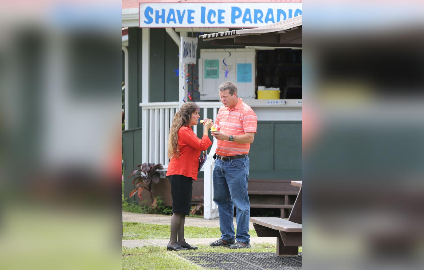 Jim Bob Michelle Duggar Outfit Hawaii Pics