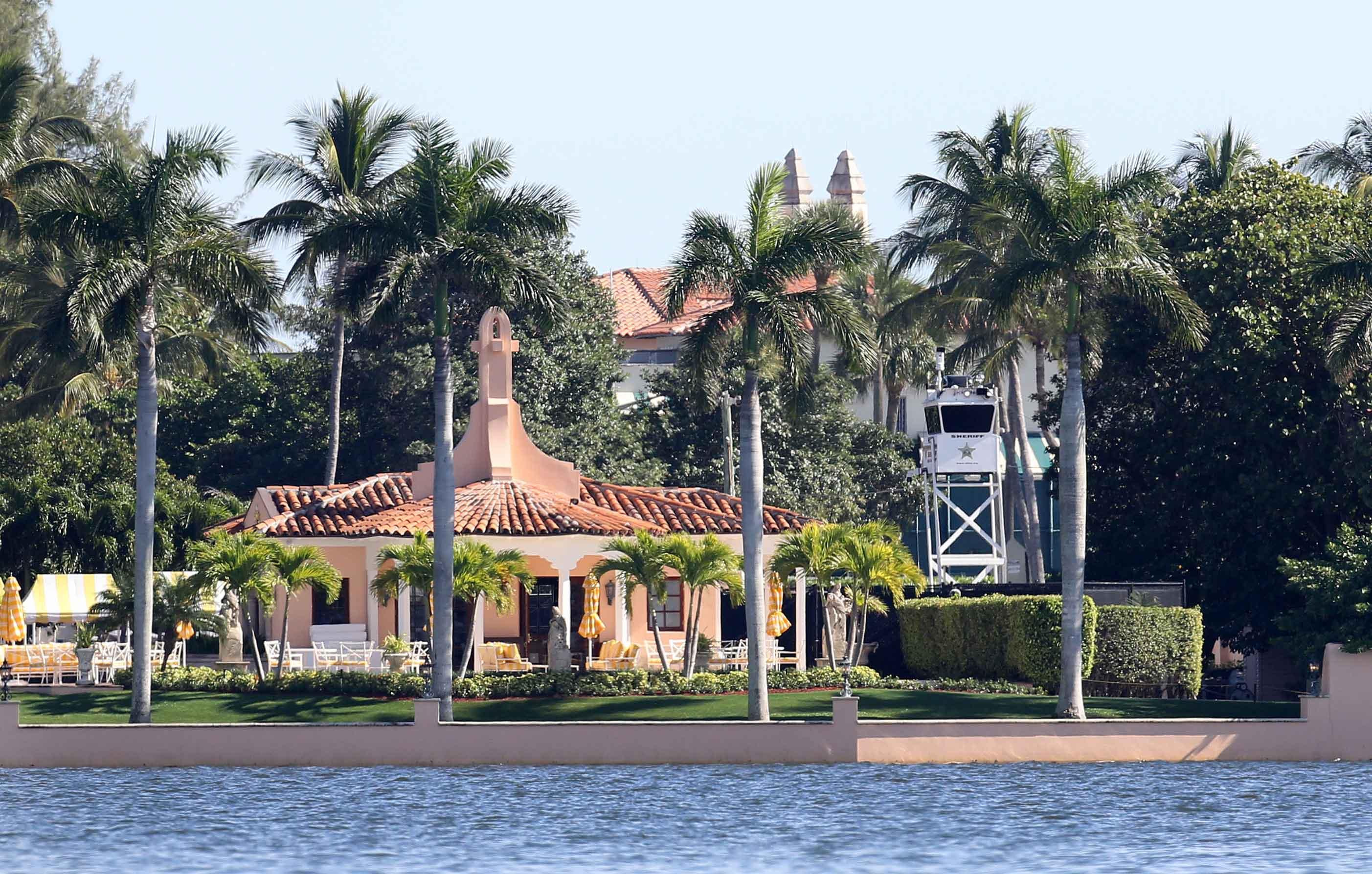 donald trump mar a lago mole ratted out president  boxes