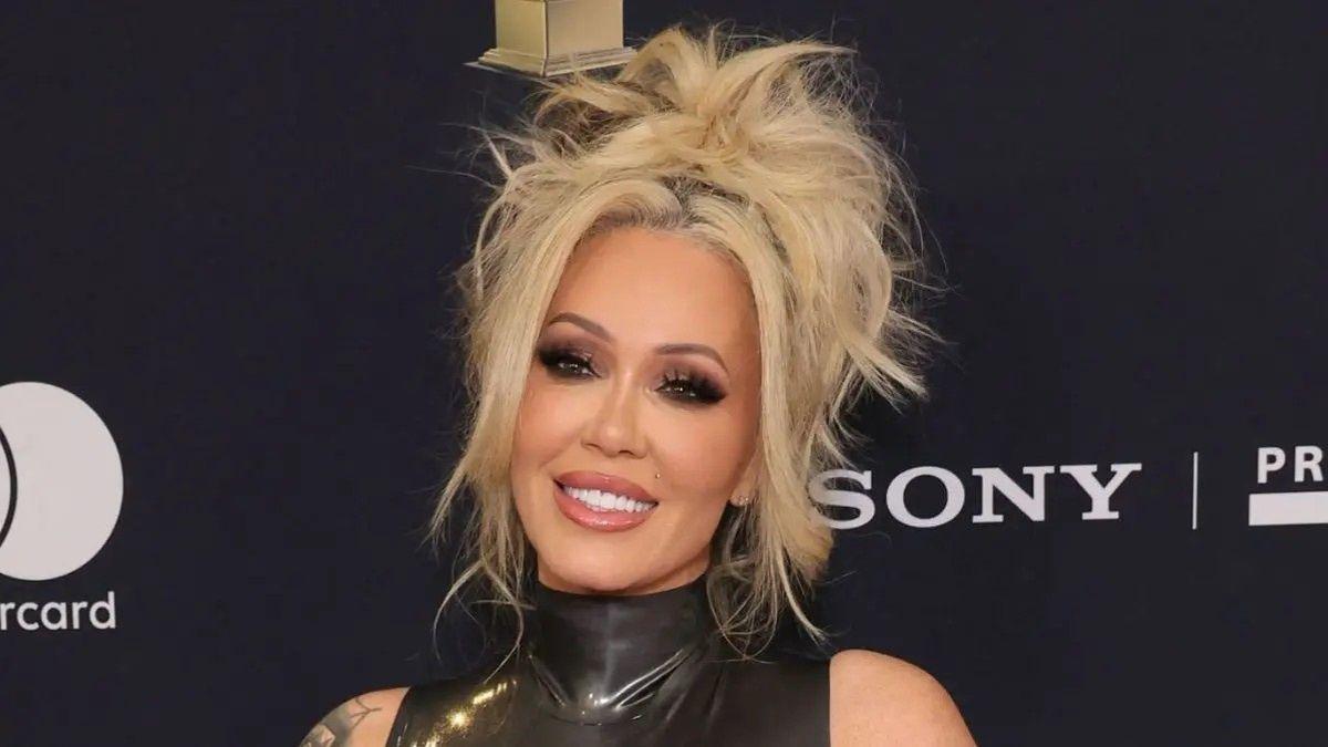 Bunnie Xo said Jelly Roll made her doubt herself after she questioned his former flame's posts.