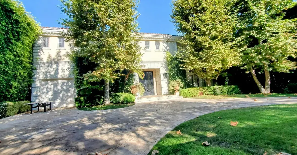 Menendez Brothers Crime Scene Photos Used in Court by 'Cruel' Prosecutors