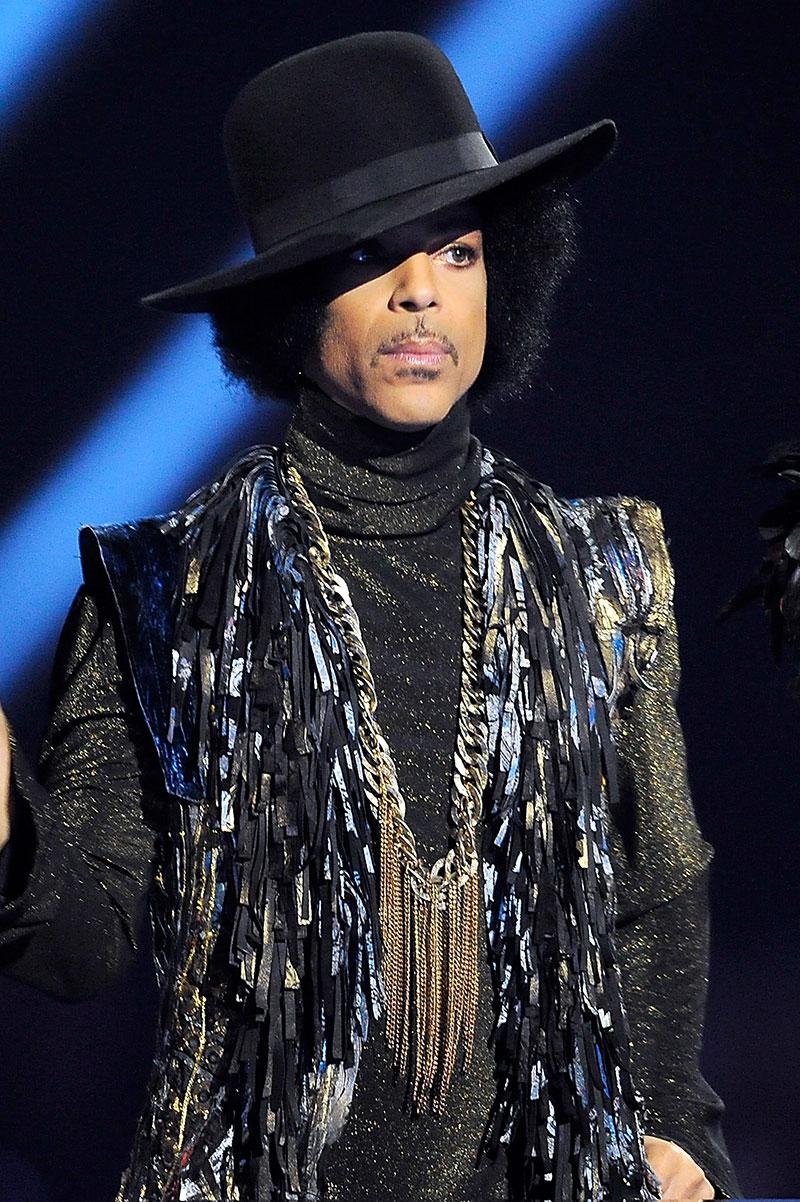 //prince dead purple rain singer photos