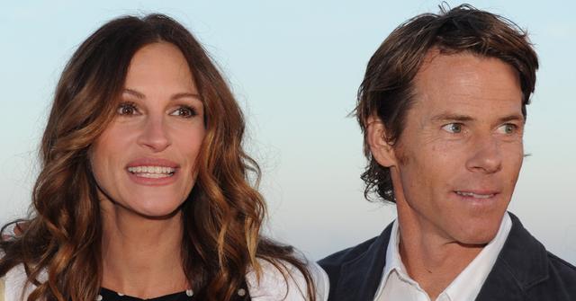 julia roberts danny moder holiday pp