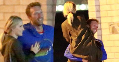 //chris martin annabelle wallis dating kissing pda pp