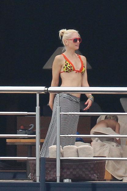 //gen stefani bikini birthday