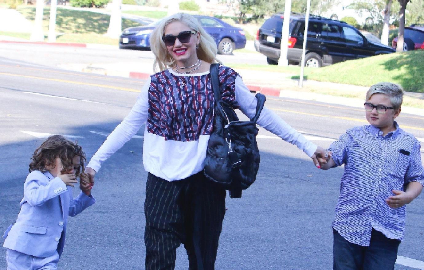 Gwen Stefani Church With Kids Roomy Shirt Pregnancy