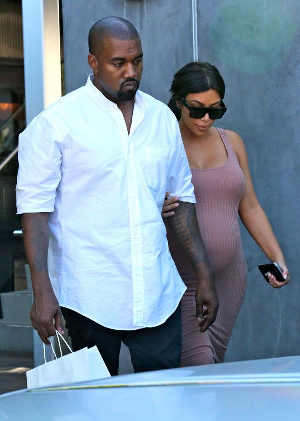 Kim Kardashian Baby Bump Butt Photos