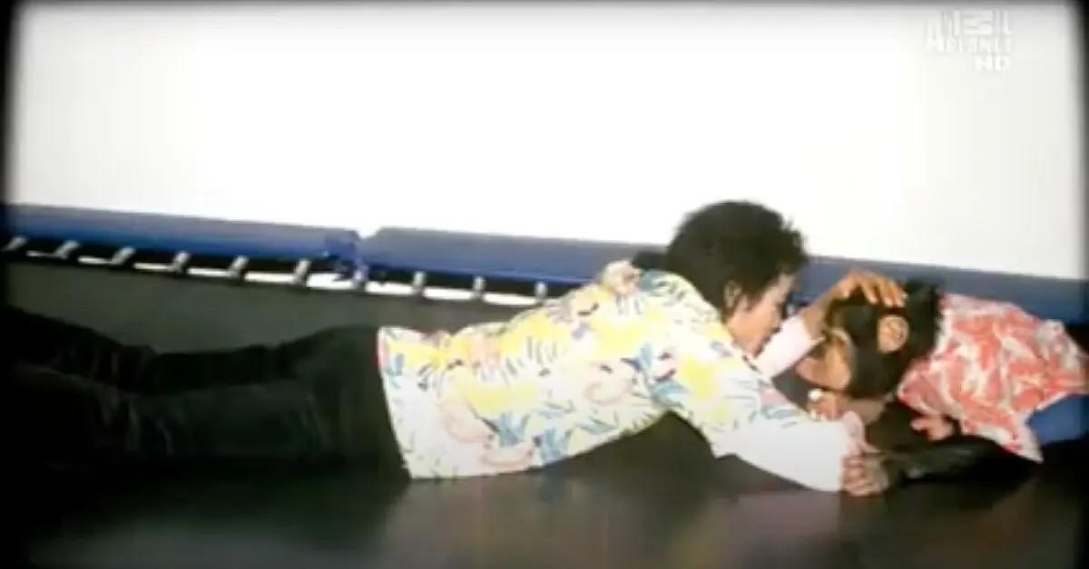 Photo of Michael Jackson and Bubbles