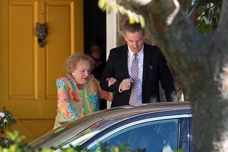 //betty white dying claims birthday