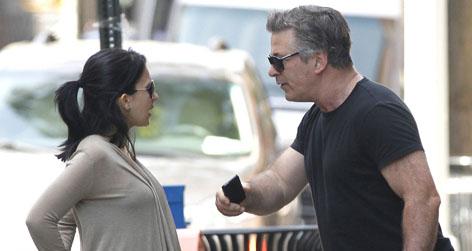 //alec baldwin hilaria thomas square splash