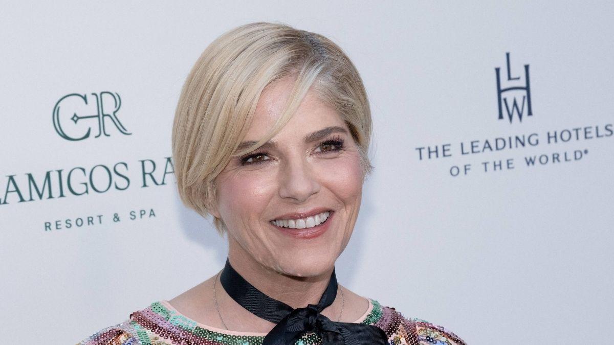 Selma Blair is an 'inspiration' to MS patients, a source claimed.