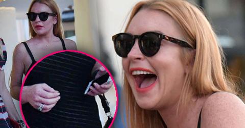 //lindsay lohan pregnant smok