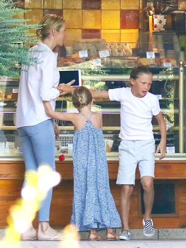 Together Again: Kelly Rutherford Spends Labor Day Weekend With Her ...