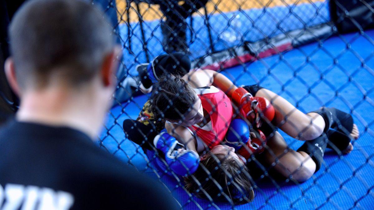 Photo of kids wrestle team