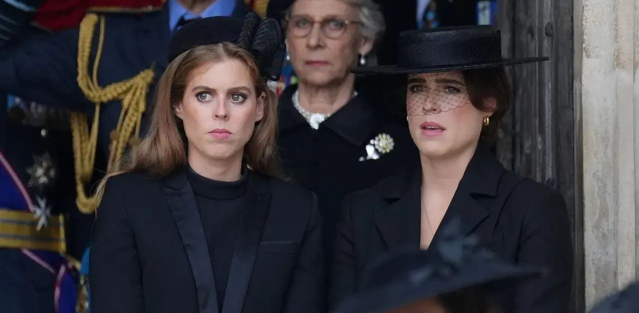 Photo of Princess Beatrice and Eugenie