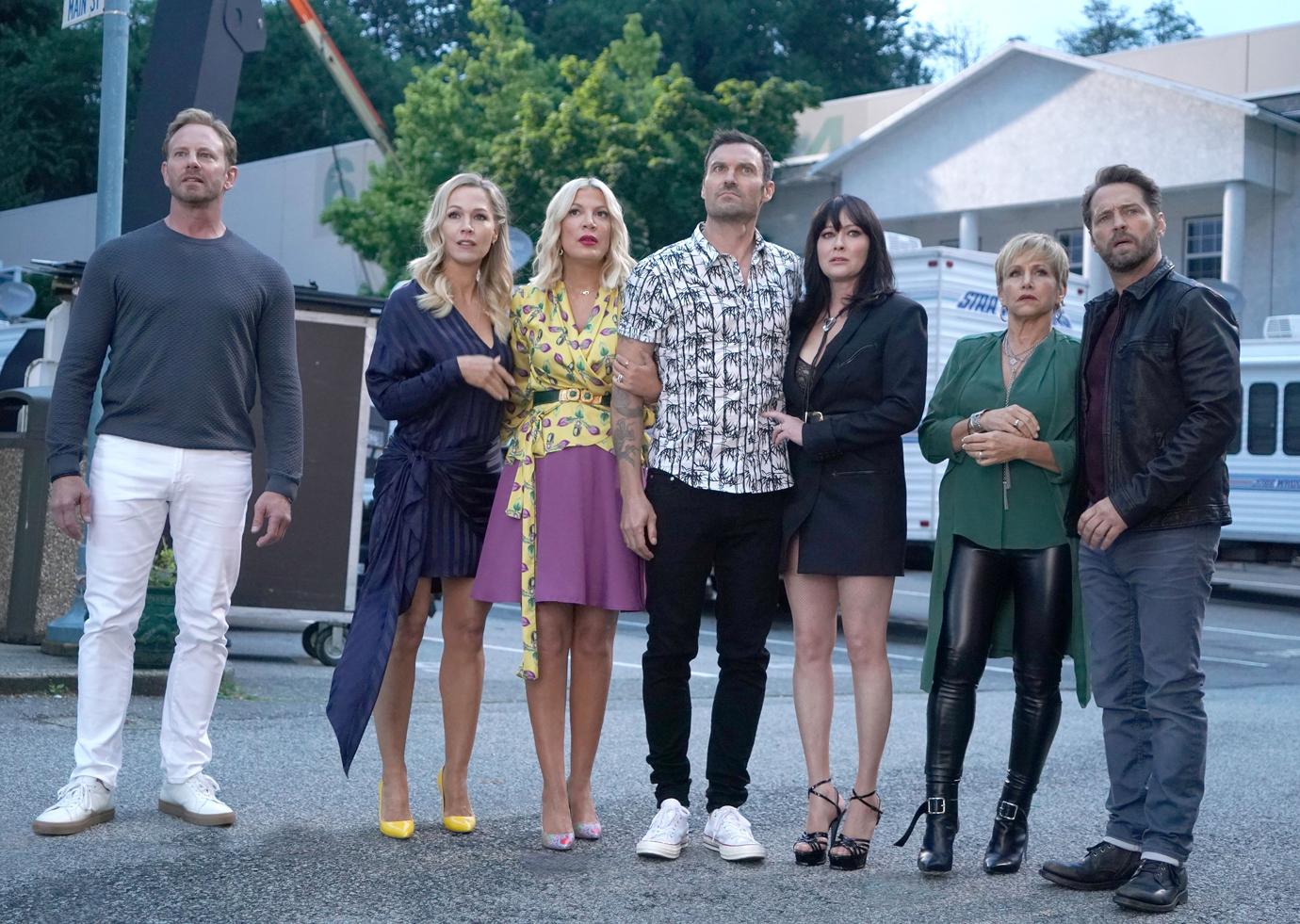 '90210' Woe: See How Cancer, Death & Money Problems Have Hit The Stars