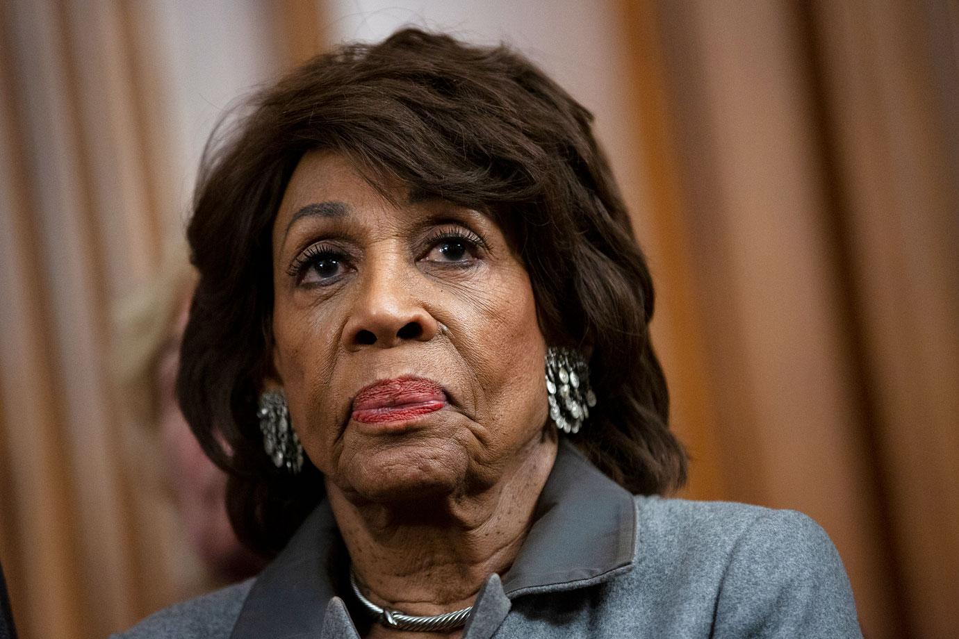 maxine waters no mask united airlines flight congresswoman