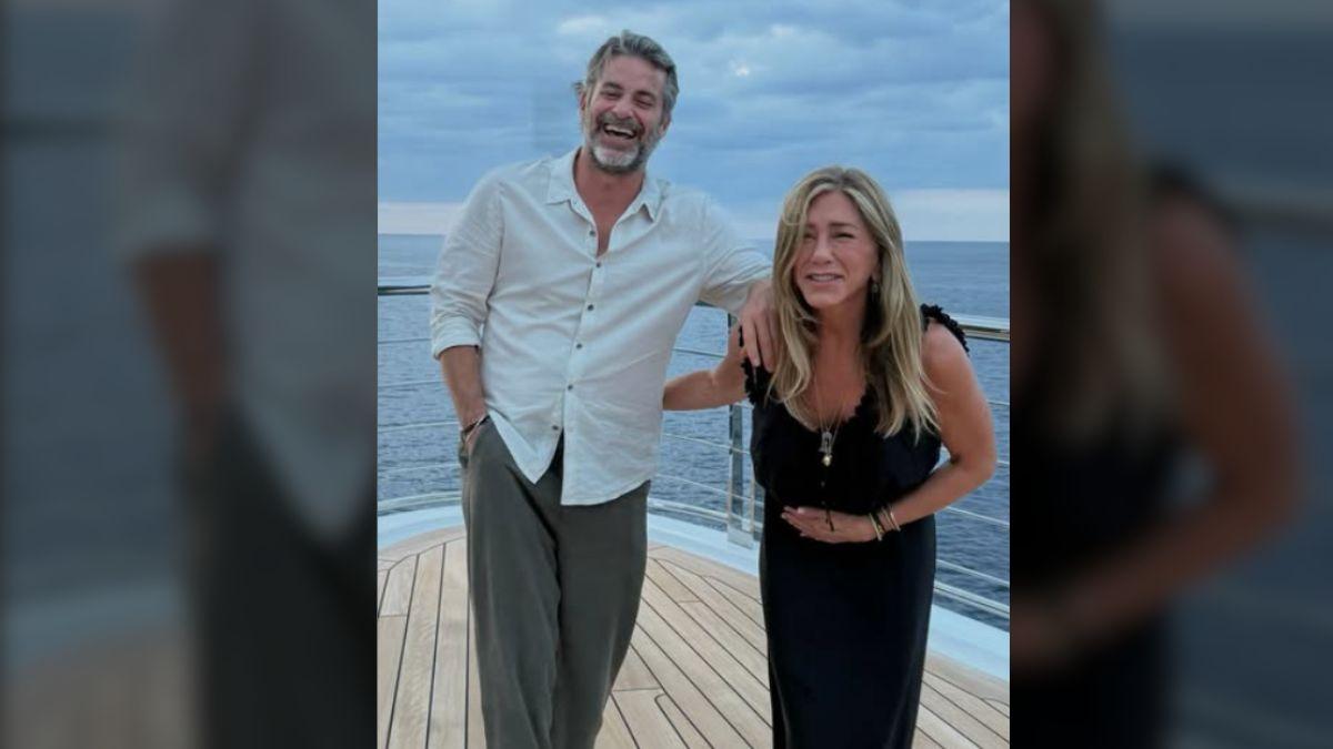 Jennifer Aniston and Jim Curtis have been facing wedding dilemmas as they debate a big ceremony or a private elopement.