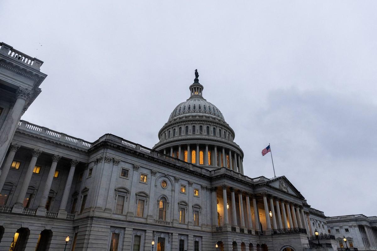 A confidential informant received messages from Bowie identifying the capitol building as her alleged target.