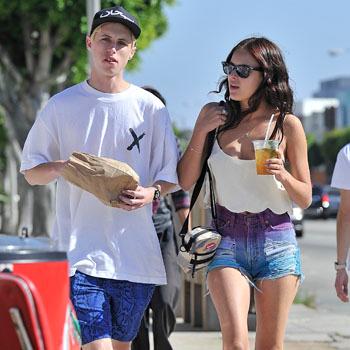 Tallulah Willis Puts Nude Photo Scandal Behind Her, Steps Out With Her