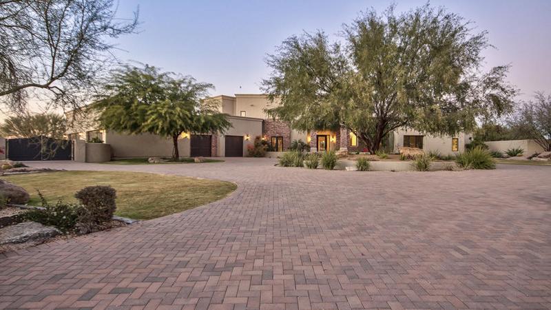 Sarah Palin Sells Arizona Mansion 2.5 Million Dollars