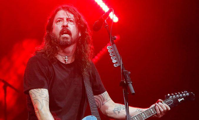 dave grohl doing all he can to save crumbling marriage