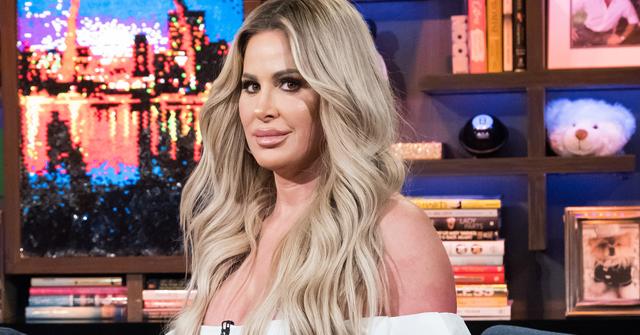 kim zolciak makeup line slammed deleting bad reviews not disclosing ingredients