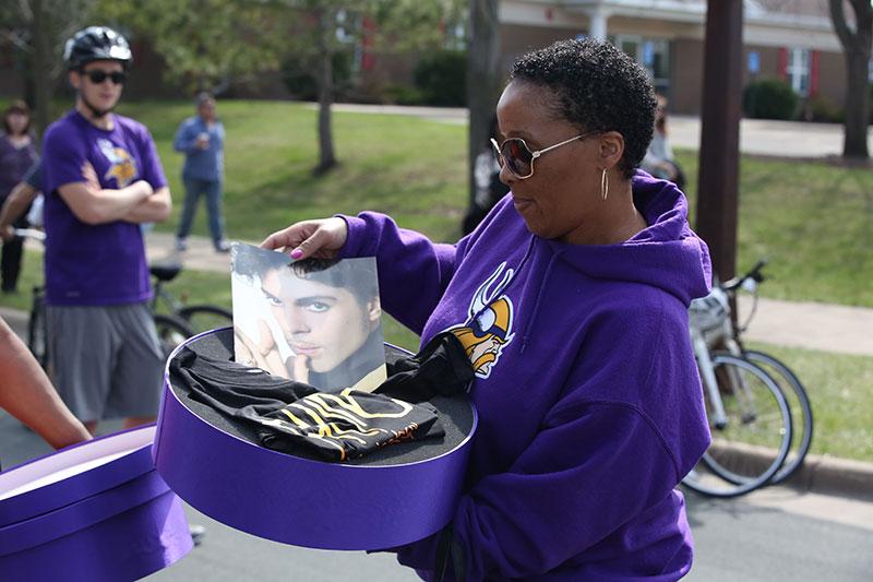 //prince dead funeral memorial body cremation