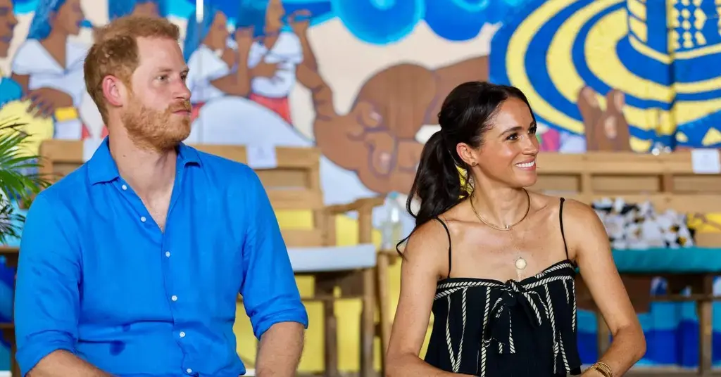 meghan markle prince harry top communications boss steps down