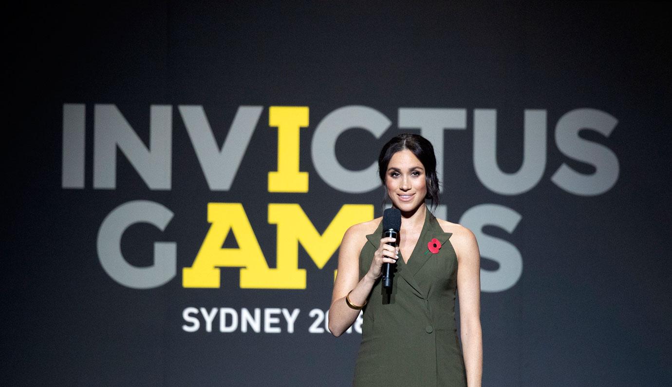 //prince harry and pregnant meghan markle attend invictus games closing